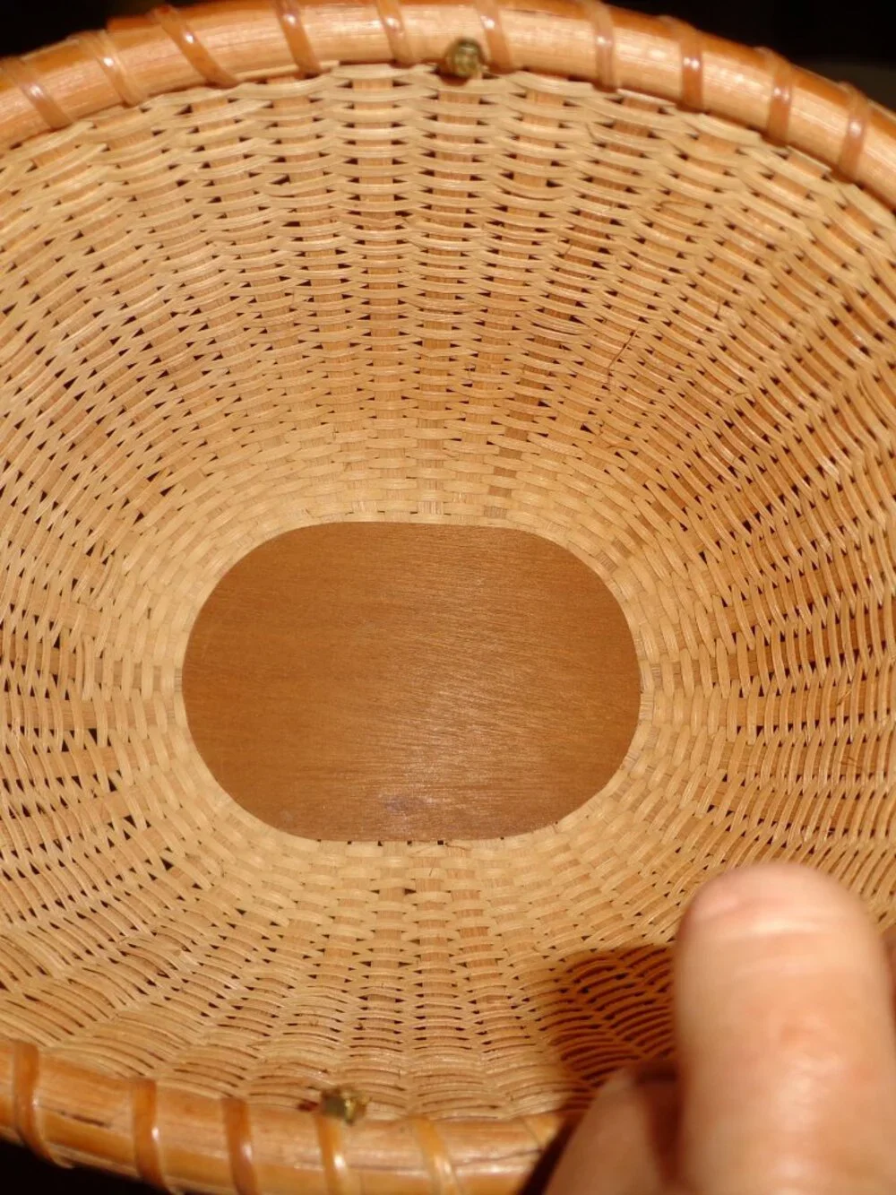 NEW Handcrafted NANTUCKET Oval Handled Basket  Handle & Bottom